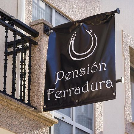 Pension Ferradura Melide Exterior photo