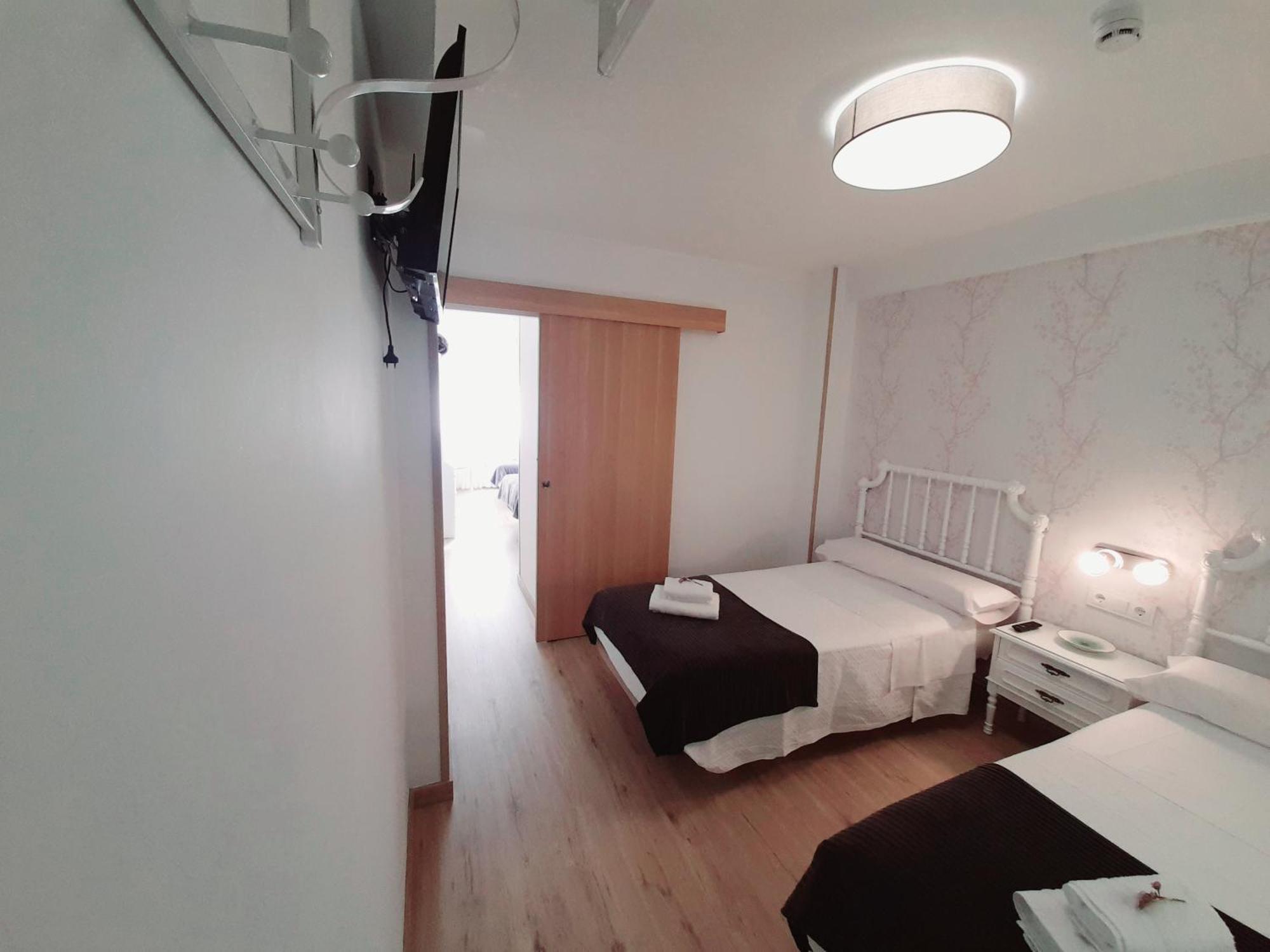 Pension Ferradura Melide Room photo